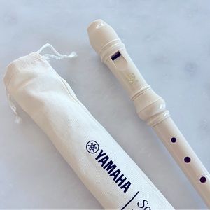 NWOT - Yamaha YRS-24B Soprano Recorder. Cream